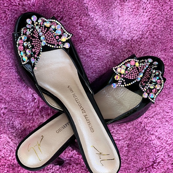 Beautiful heels - Picture 2 of 8